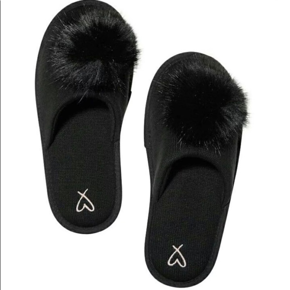 🆕 VICTORIA SECRET POM POM SLIPPERS BLACK